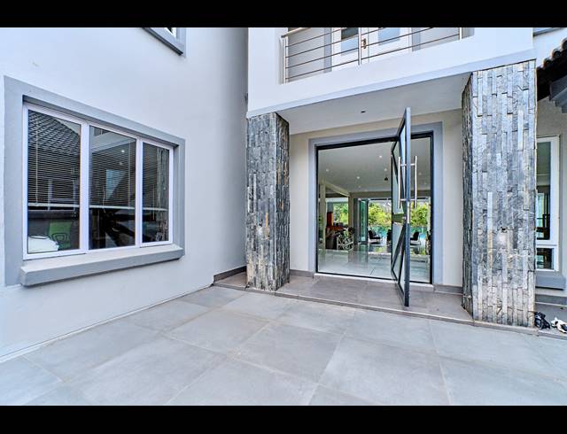 6 BEDROOM HOUSE FOR SALE IN BLUE HILLS COUNTRY ESTATE